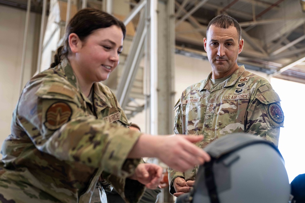 8th AF command chief visits Dyess