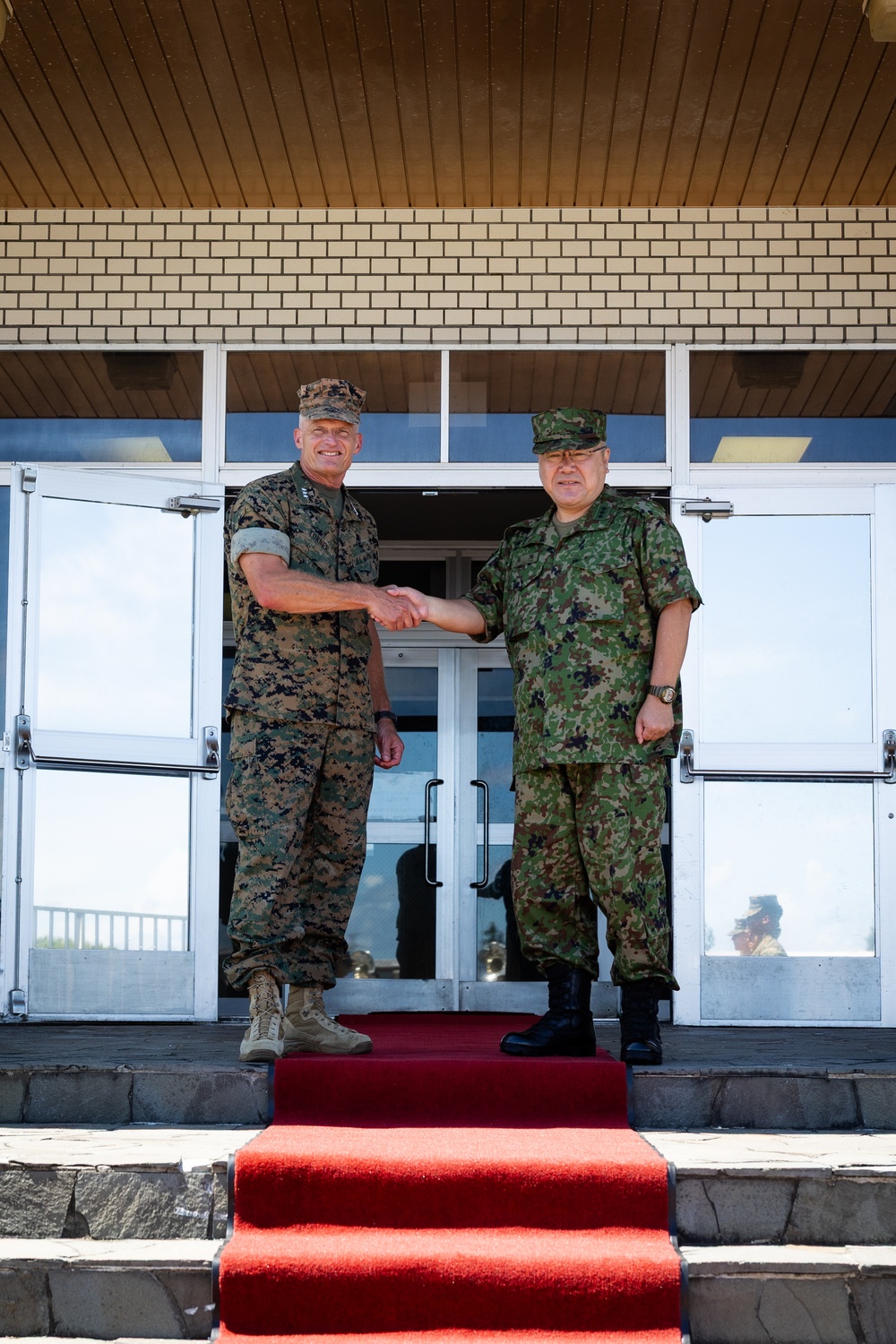 Lt. Gen. Seiji Toriumi visits III Marine Expeditionary Force