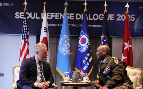 Tri-Command Commander Conducts Bilateral Meeting