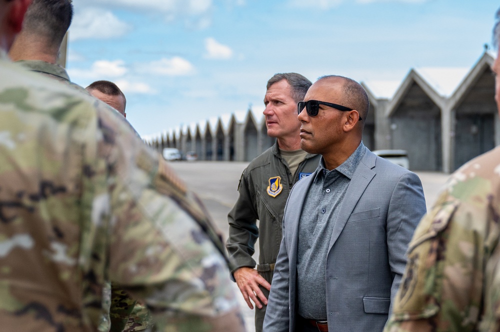 Kadena hosts Assistant Secretary Saunders for base tour