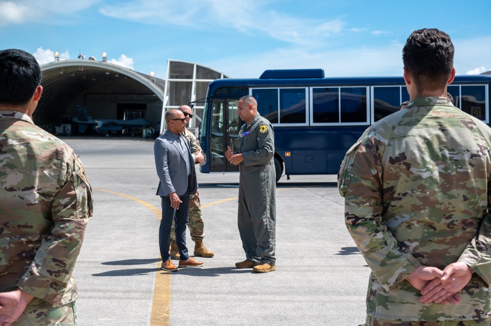 Kadena hosts Assistant Secretary Saunders for base tour