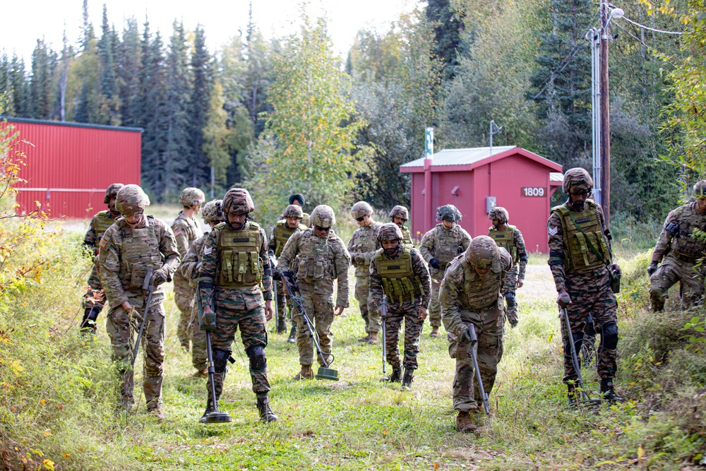 U.S., Indian Armies exchange engineering best practices during Yudh Abhyas 2025 in Alaska