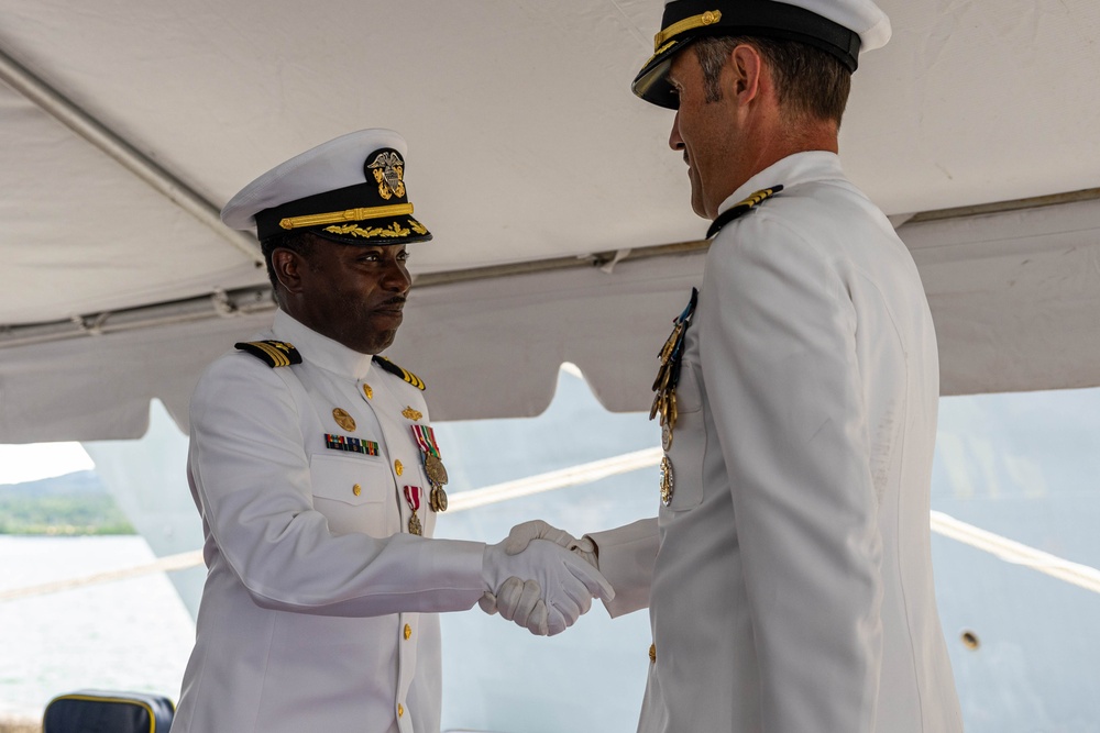 USS Higgins Holds Change of Command Ceremony