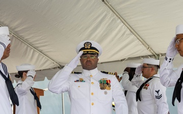 USS Higgins Holds Change of Command Ceremony