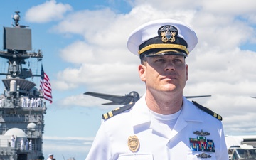 USS America (LHA 6) Arrives in Hawaii