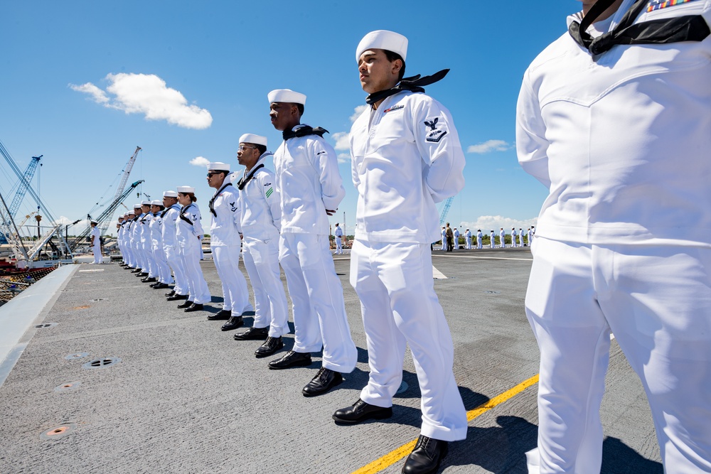 USS America (LHA 6) Arrives in Hawaii