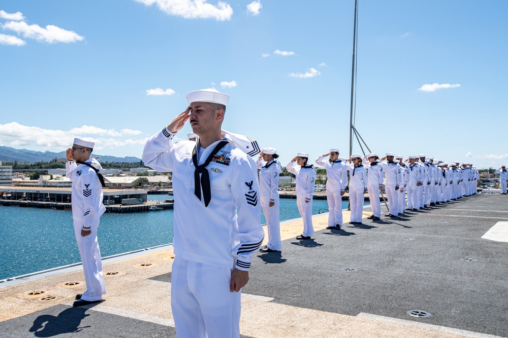 USS America (LHA 6) Arrives in Hawaii