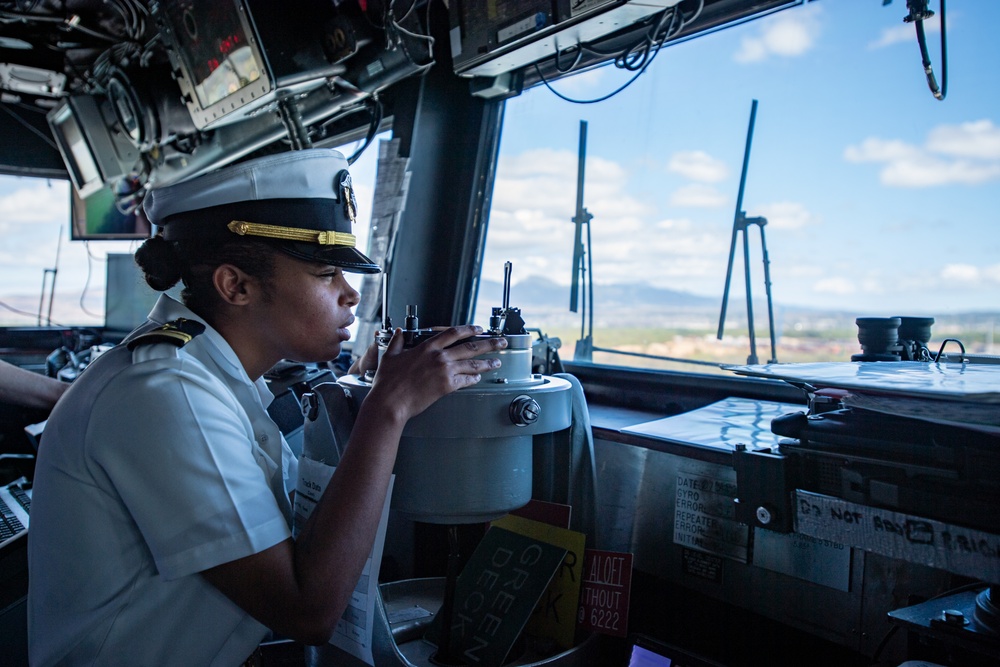 USS America (LHA 6) Arrives in Hawaii