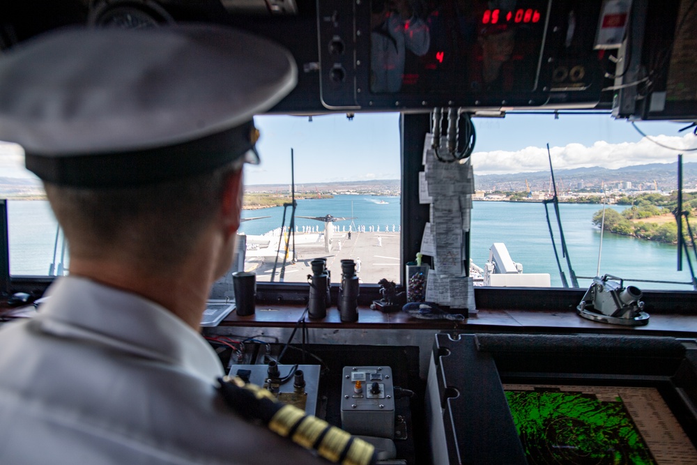 USS America (LHA 6) Arrives in Hawaii