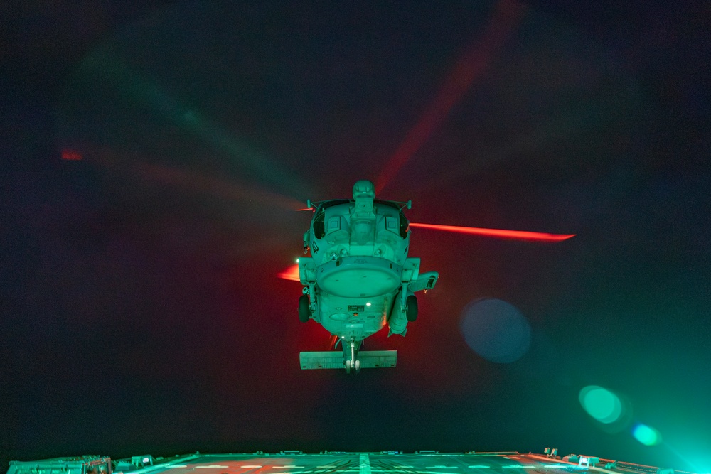 USS Dewey (DDG 105) Conducts Evening Flight Operations