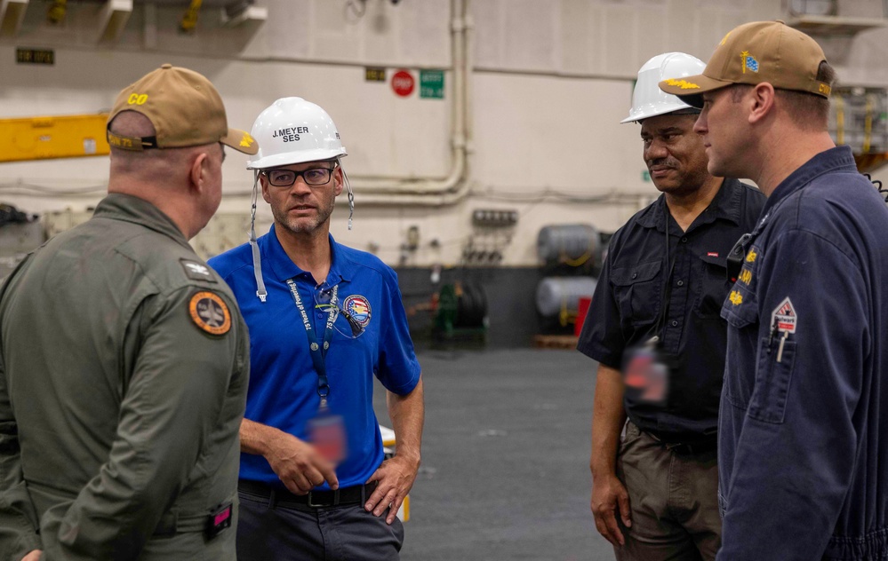 PEO Aircraft Carriers Visits George Washington