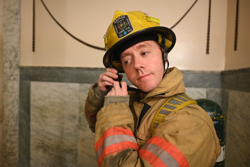 D.C. National Guardsmen join U.S. Park Police for 9/11 memorial stair climb at Washington Monument