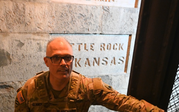 D.C. National Guardsmen join U.S. Park Police for 9/11 memorial stair climb at Washington Monument