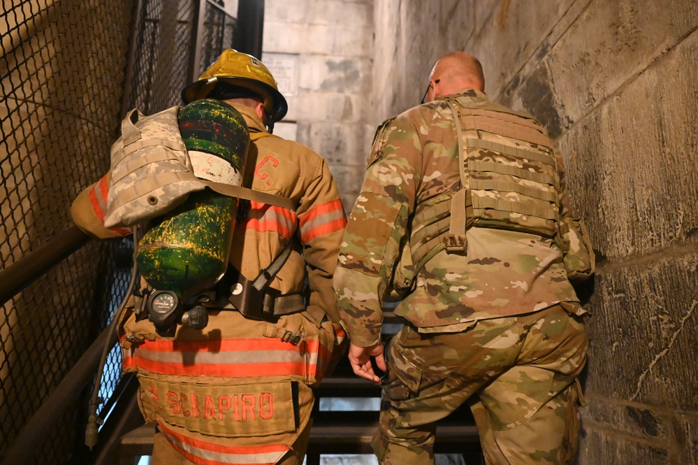 D.C. National Guardsmen join U.S. Park Police for 9/11 memorial stair climb at Washington Monument