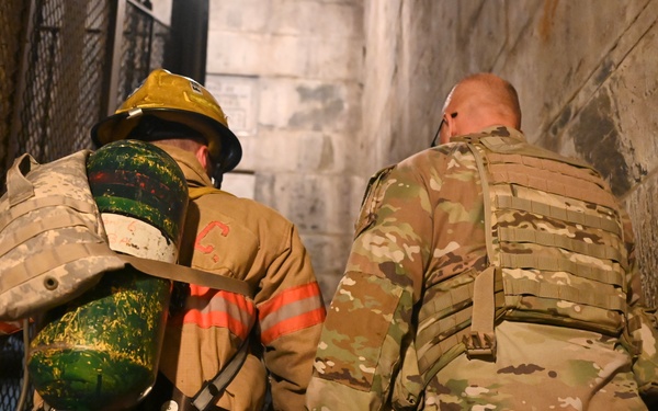 D.C. National Guardsmen join U.S. Park Police for 9/11 memorial stair climb at Washington Monument
