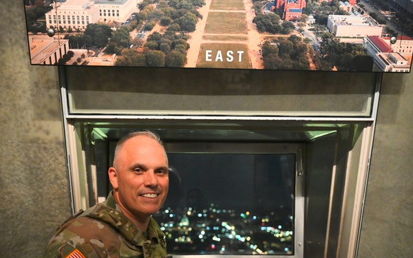 D.C. National Guardsmen join U.S. Park Police for 9/11 memorial stair climb at Washington Monument