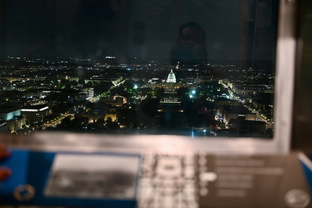 D.C. National Guardsmen join U.S. Park Police for 9/11 memorial stair climb at Washington Monument