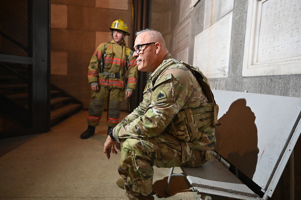 D.C. National Guardsmen join U.S. Park Police for 9/11 memorial stair climb at Washington Monument