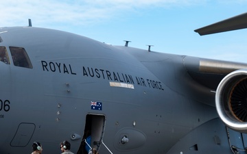 305th AMXS provides maintenance to RAAF C-17 during recent stop at JBMDL