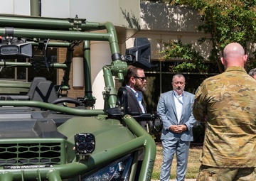 Australian Army Brigadier Sean Parkes Visits MCWL