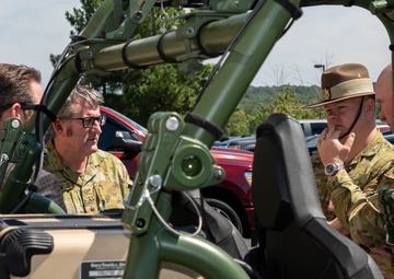 Australian Army Brigadier Sean Parkes Visits MCWL