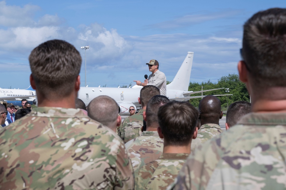 SW Visits the USS IWO Jima (LHD 7)
