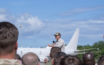 SW Visits the USS IWO Jima (LHD 7)