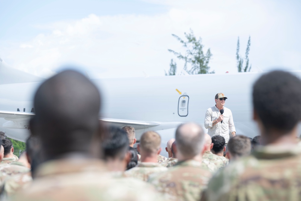 SW Visits the USS IWO Jima (LHD 7)
