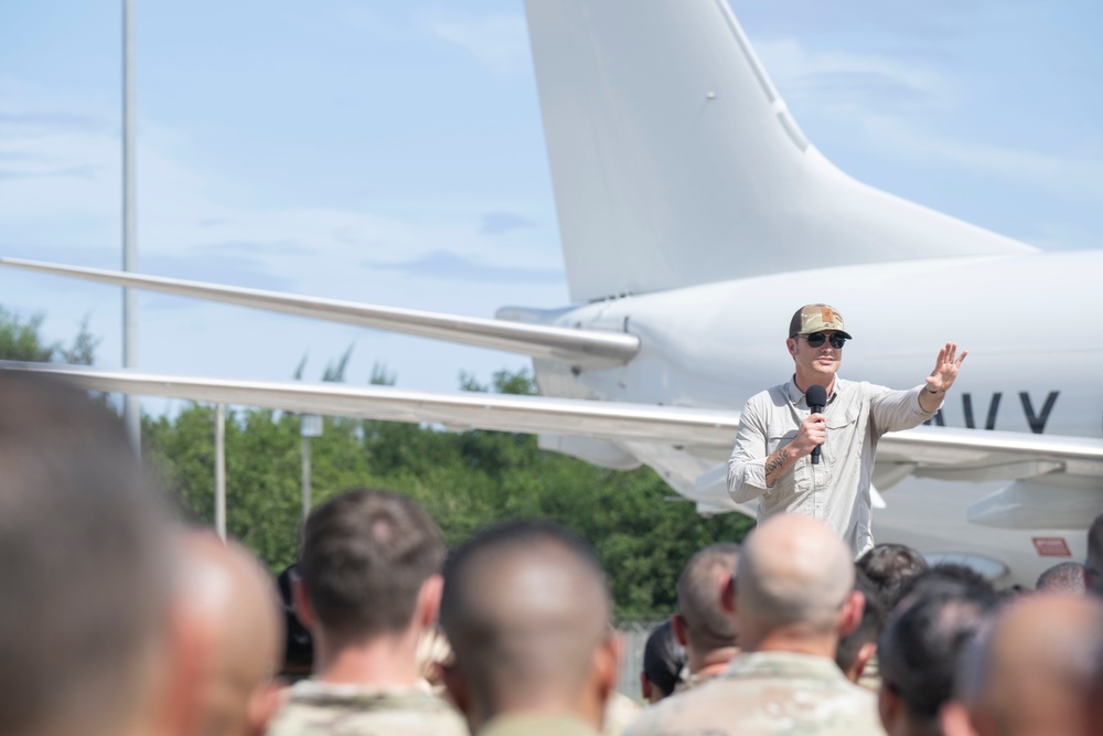 SW Visits the USS IWO Jima (LHD 7)