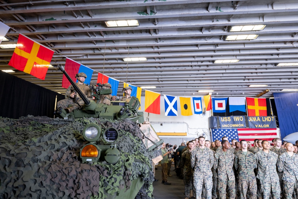 SW Visits the USS IWO Jima (LHD 7)