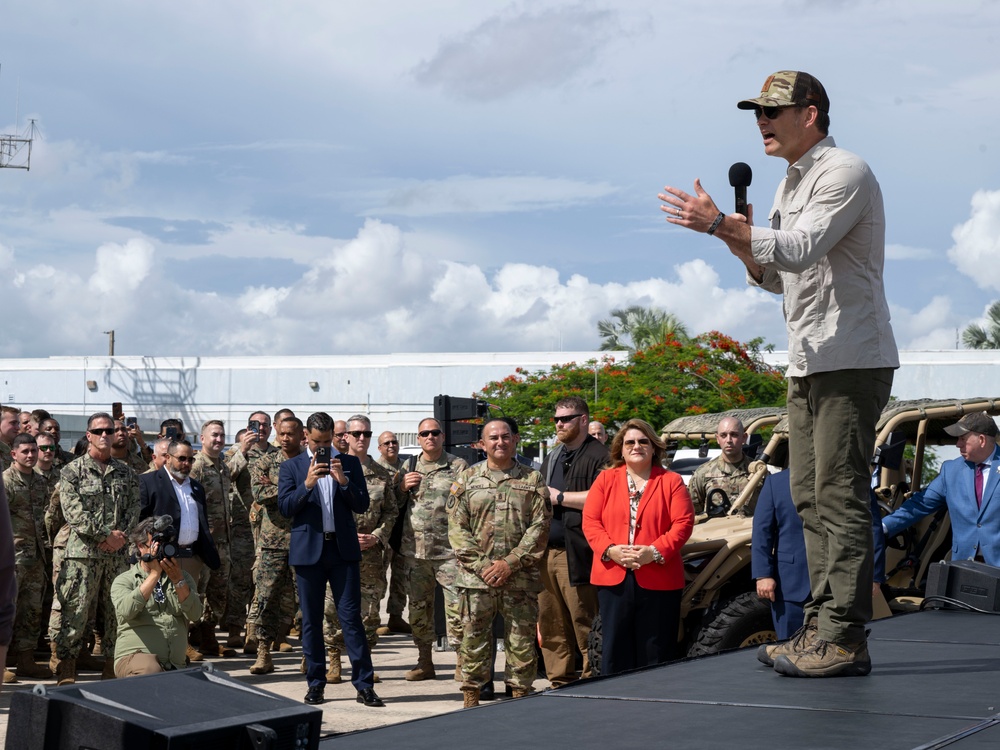 SW Visits the USS IWO Jima (LHD 7)