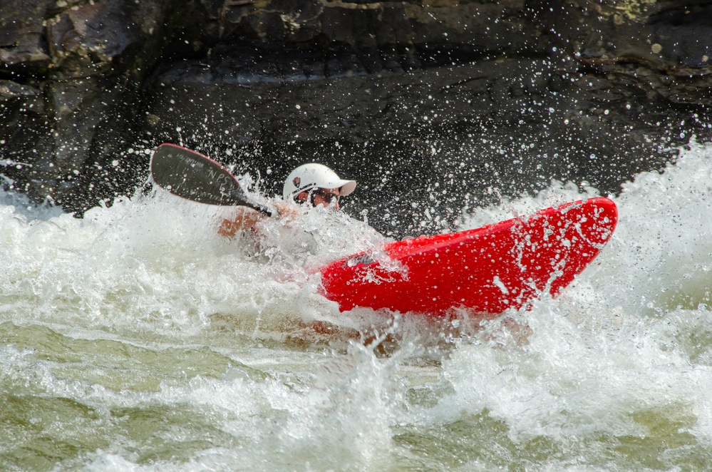 Thrill seekers take on rapids