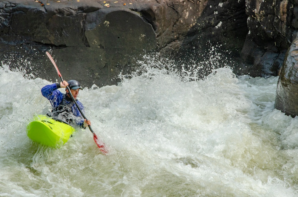 Thrill seekers take on rapids