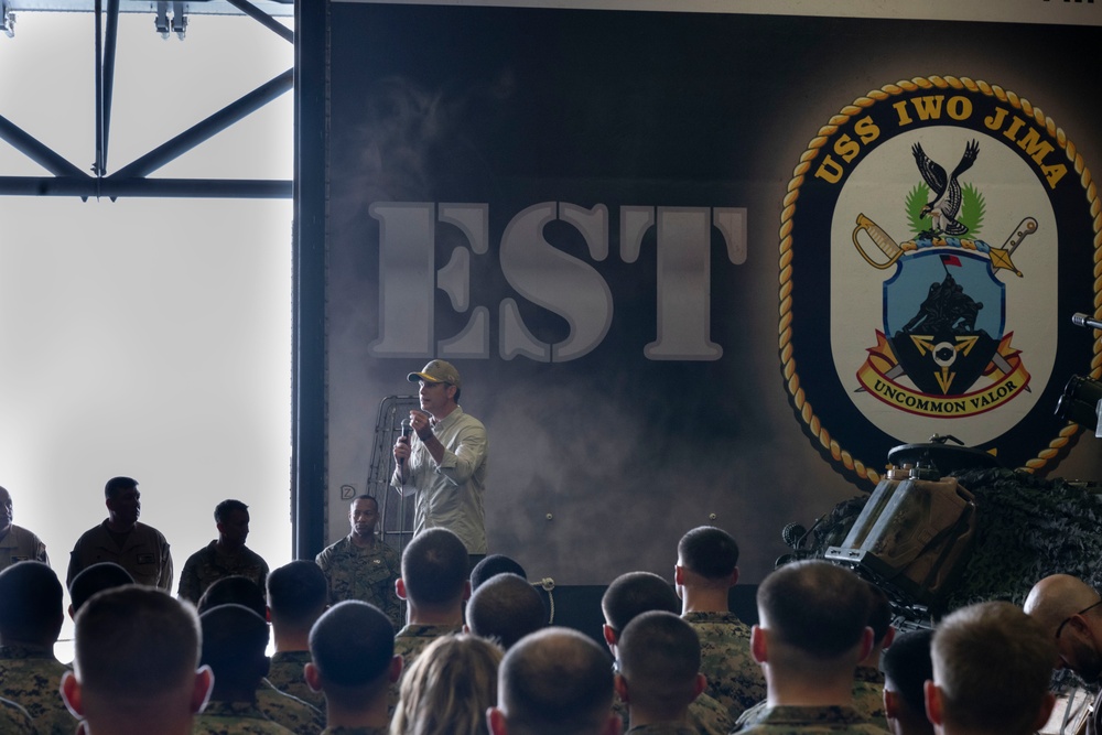 SW Visits the USS IWO Jima (LHD 7)
