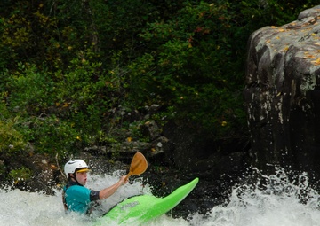 Thrill seekers take on rapids