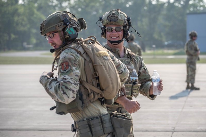 Maintainers ace night operations