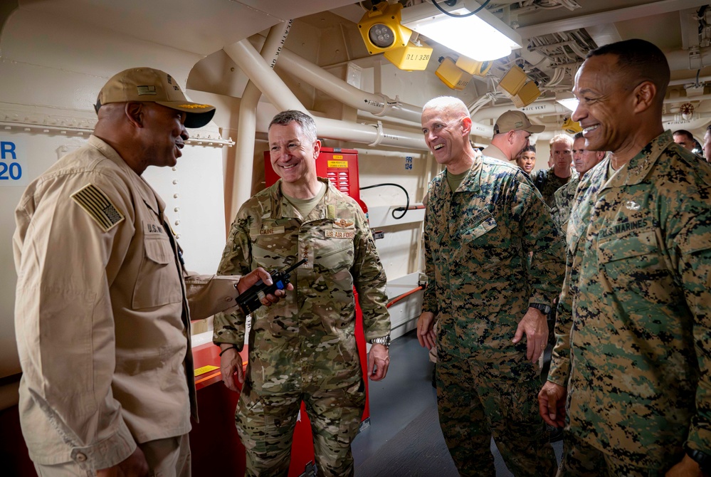 CJCS on USS Fort Lauderdale