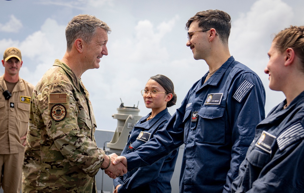 CJCS on USS Fort Lauderdale