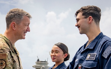 CJCS on USS Fort Lauderdale