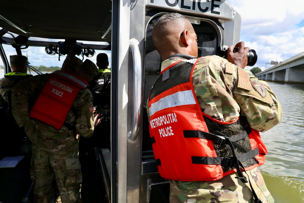 DCNG Senior Leaders Partner with MPD Harbor Patrol Unit