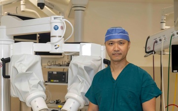 Walter Reed surgeons use microsurgical robot in successful breast reconstruction