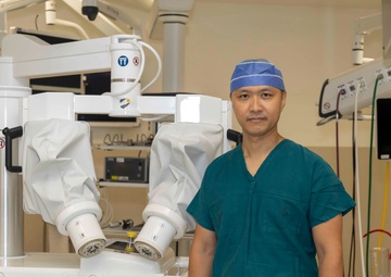 Walter Reed surgeons use microsurgical robot in successful breast reconstruction