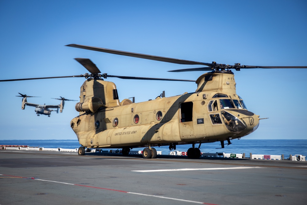 25th CAB Conducts Deck Landing Qualifications on USS America (LHA 6)