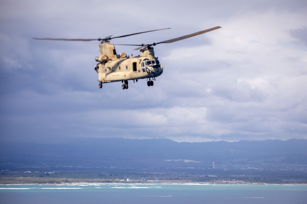 25th CAB Conducts Deck Landing Qualifications on USS America (LHA 6)