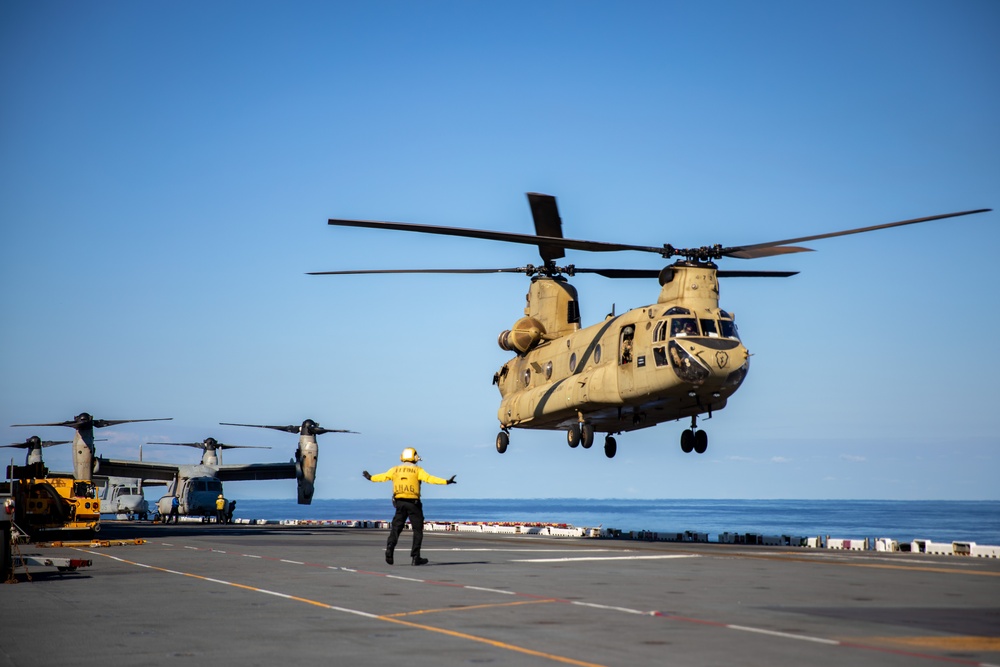 25th CAB Conducts Deck Landing Qualifications on USS America (LHA 6)