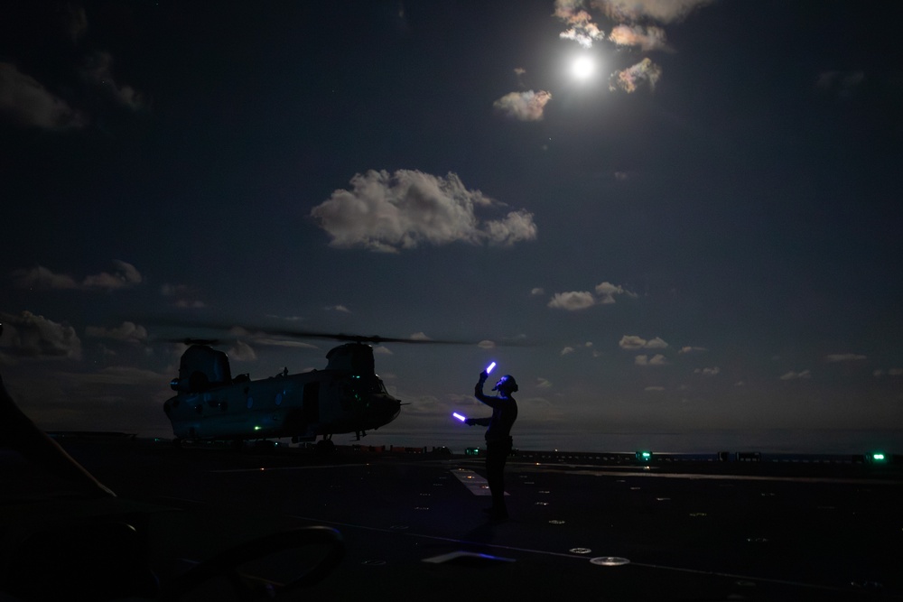 25th CAB Conducts Deck Landing Qualifications on USS America (LHA 6)