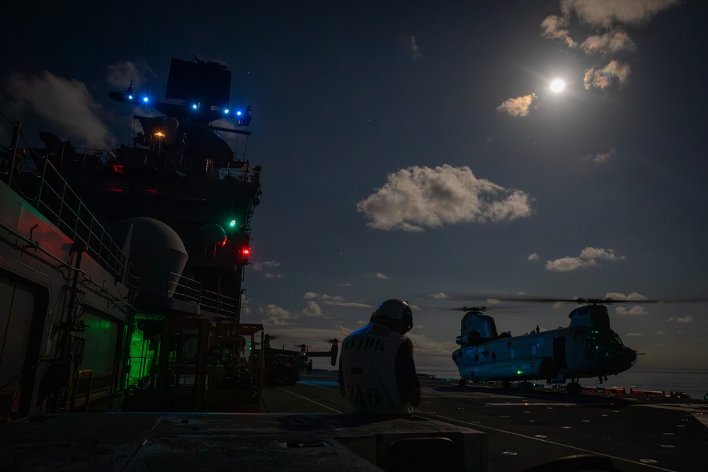 25th CAB Conducts Deck Landing Qualifications on USS America (LHA 6)