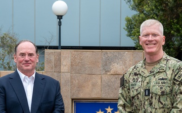SECNAV visits C3F