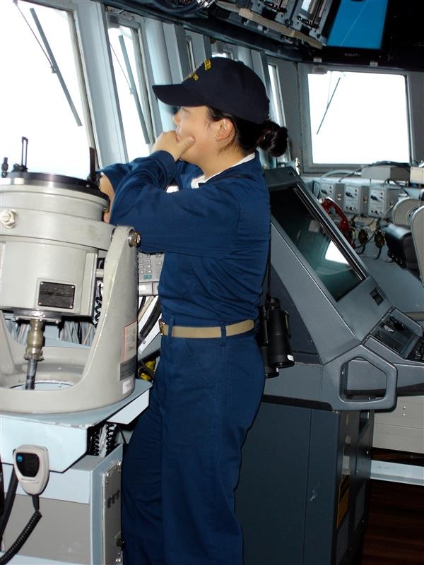 Naval Surface Warfare Center, Port Hueneme Division Employee Receives Competitive Fleet Readiness Award