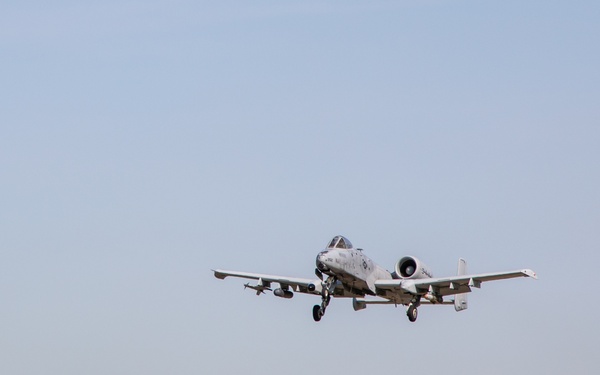 A-10s Train at Selfridge